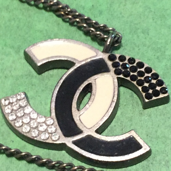 Vintage Chanel Cream Black Diamond Chanel Necklace - Picture 2 of 7